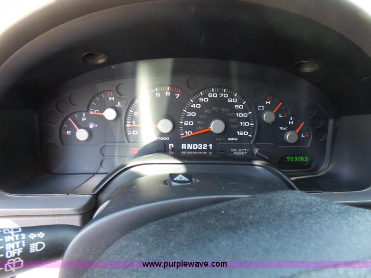 image for item J4107 2004 Ford Explorer SUV