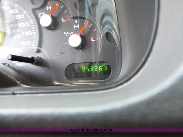 image for item J4107 2004 Ford Explorer SUV