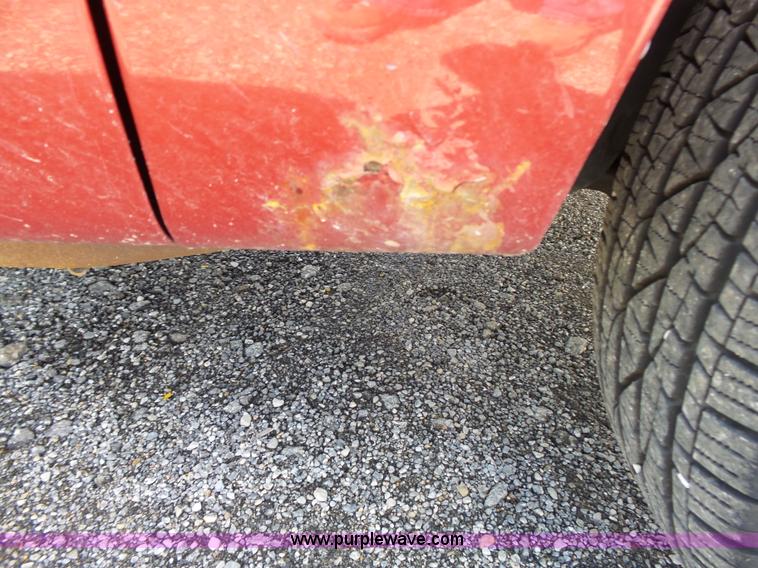 image for item J4107 2004 Ford Explorer SUV