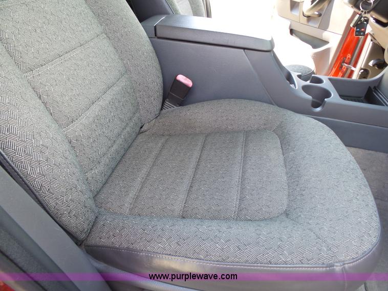 image for item J4107 2004 Ford Explorer SUV