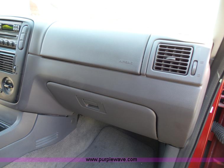 image for item J4107 2004 Ford Explorer SUV