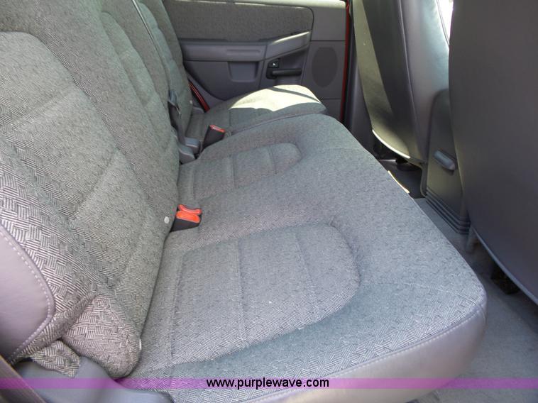 image for item J4107 2004 Ford Explorer SUV