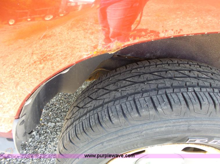 image for item J4107 2004 Ford Explorer SUV