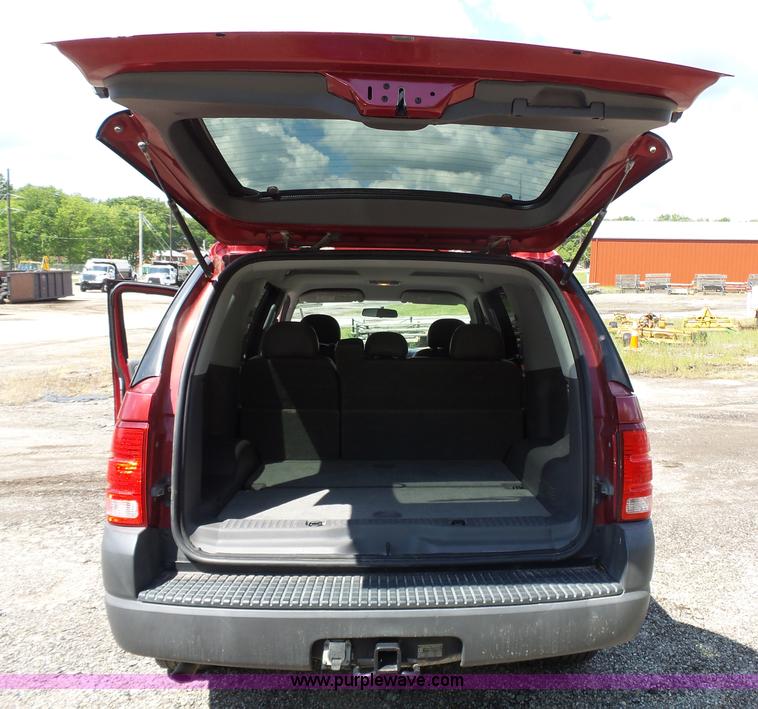 image for item J4107 2004 Ford Explorer SUV