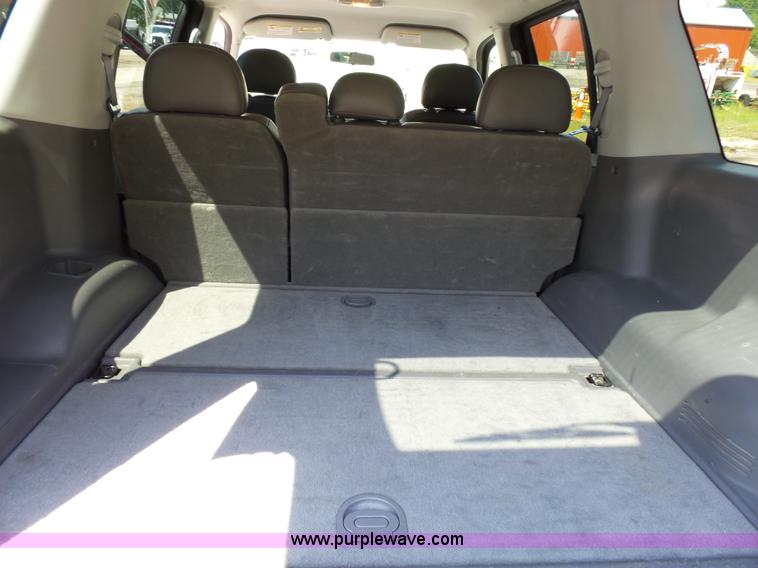 image for item J4107 2004 Ford Explorer SUV