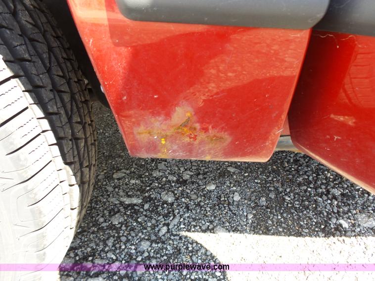 image for item J4107 2004 Ford Explorer SUV