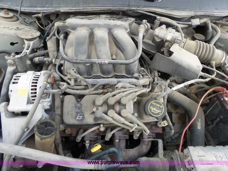 image for item J4117 2004 Ford Taurus SES