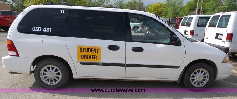 image for item J4126 2003 Ford Windstar LX van