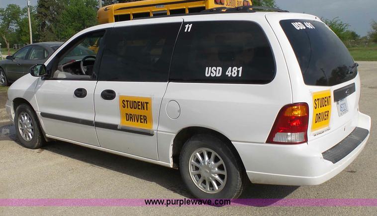 image for item J4126 2003 Ford Windstar LX van