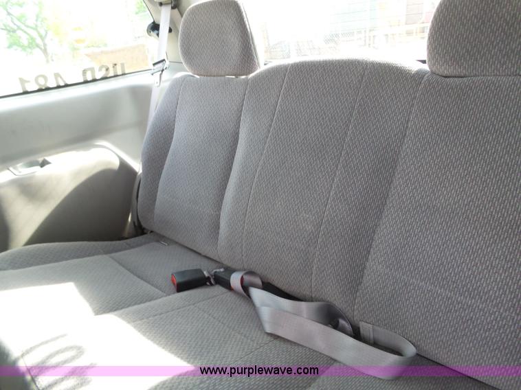 image for item J4126 2003 Ford Windstar LX van