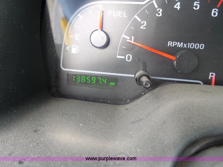 image for item J4126 2003 Ford Windstar LX van