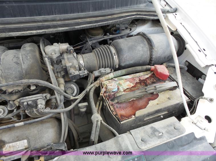 image for item J4126 2003 Ford Windstar LX van