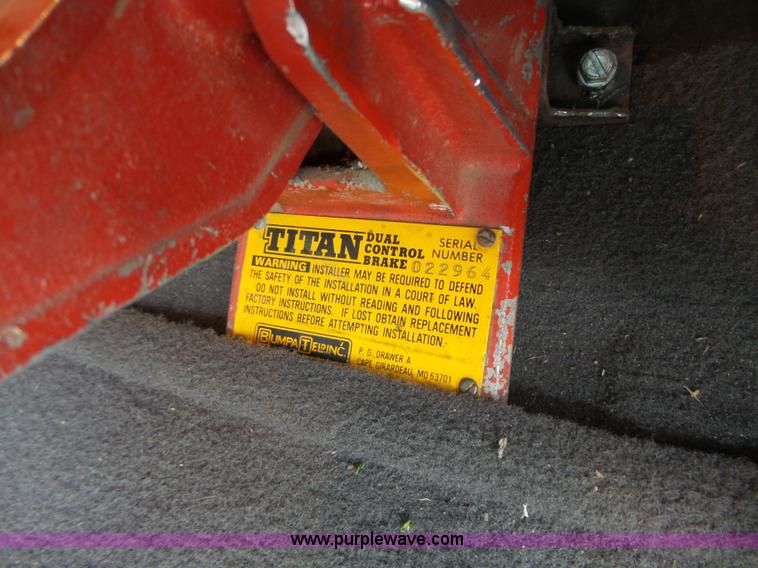 image for item J4126 2003 Ford Windstar LX van