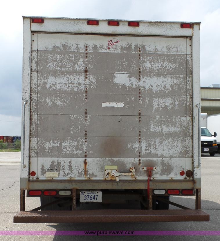 image for item J4134 2001 Chevrolet Express G3500 box truck