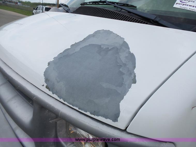 image for item J4134 2001 Chevrolet Express G3500 box truck