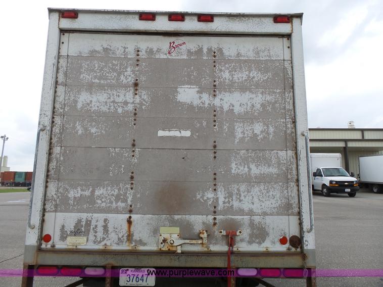 image for item J4134 2001 Chevrolet Express G3500 box truck