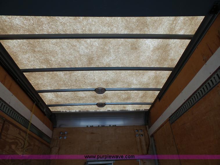 image for item J4134 2001 Chevrolet Express G3500 box truck