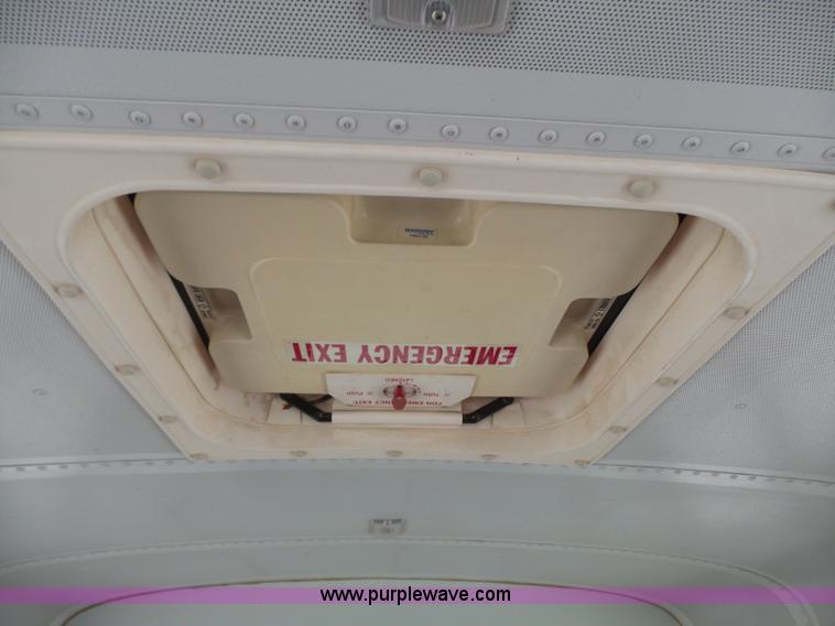 image for item J4137 2001 Ford 801 bus