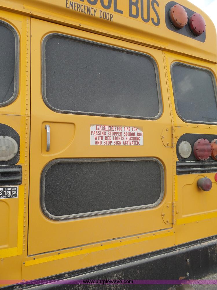 image for item J4137 2001 Ford 801 bus