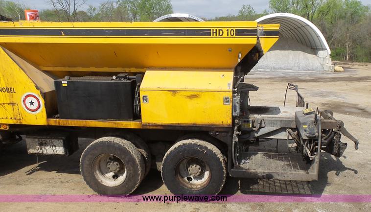 image for item J4139 1999 Volvo WG Akzo Nobel slurry truck