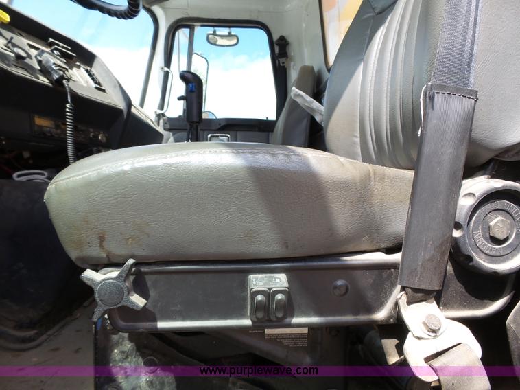 image for item J4139 1999 Volvo WG Akzo Nobel slurry truck