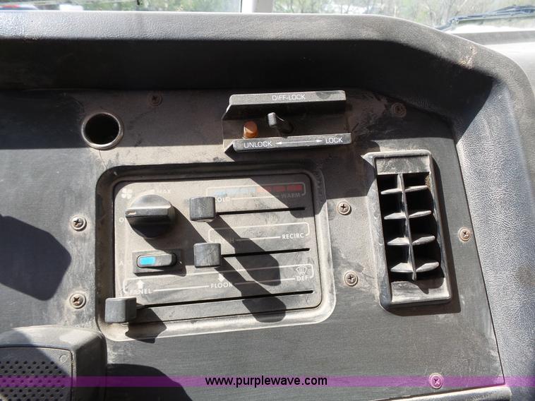 image for item J4139 1999 Volvo WG Akzo Nobel slurry truck