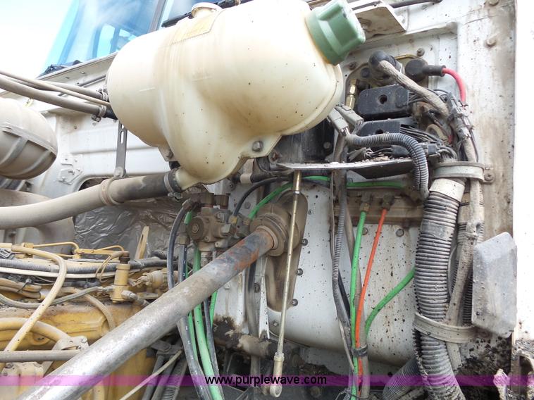 image for item J4139 1999 Volvo WG Akzo Nobel slurry truck