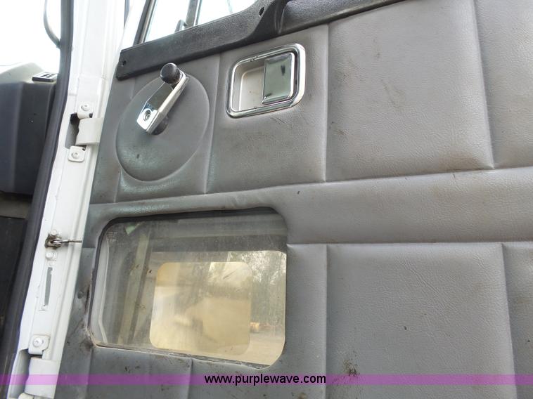 image for item J4139 1999 Volvo WG Akzo Nobel slurry truck