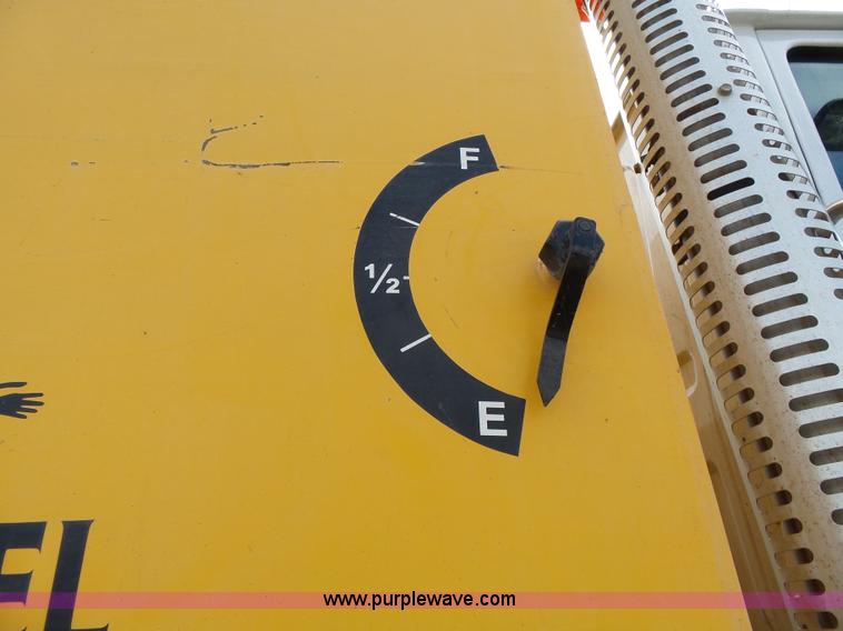 image for item J4139 1999 Volvo WG Akzo Nobel slurry truck