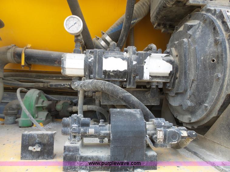 image for item J4139 1999 Volvo WG Akzo Nobel slurry truck