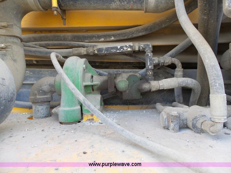 image for item J4139 1999 Volvo WG Akzo Nobel slurry truck