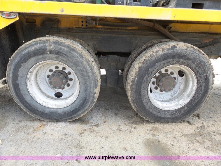 image for item J4139 1999 Volvo WG Akzo Nobel slurry truck