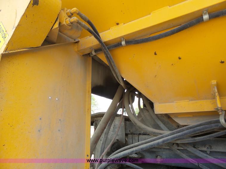 image for item J4139 1999 Volvo WG Akzo Nobel slurry truck