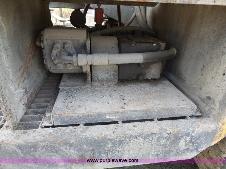 image for item J4139 1999 Volvo WG Akzo Nobel slurry truck