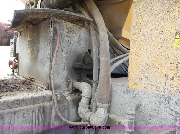 image for item J4139 1999 Volvo WG Akzo Nobel slurry truck