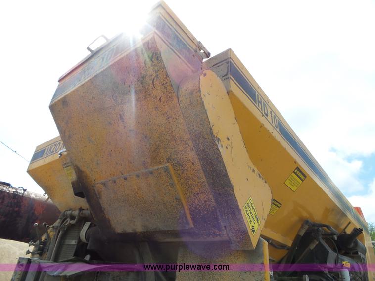 image for item J4139 1999 Volvo WG Akzo Nobel slurry truck