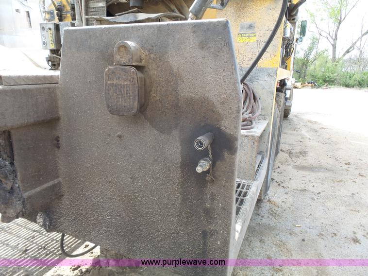 image for item J4139 1999 Volvo WG Akzo Nobel slurry truck