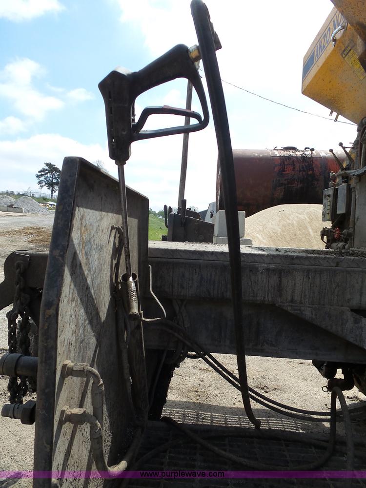 image for item J4139 1999 Volvo WG Akzo Nobel slurry truck