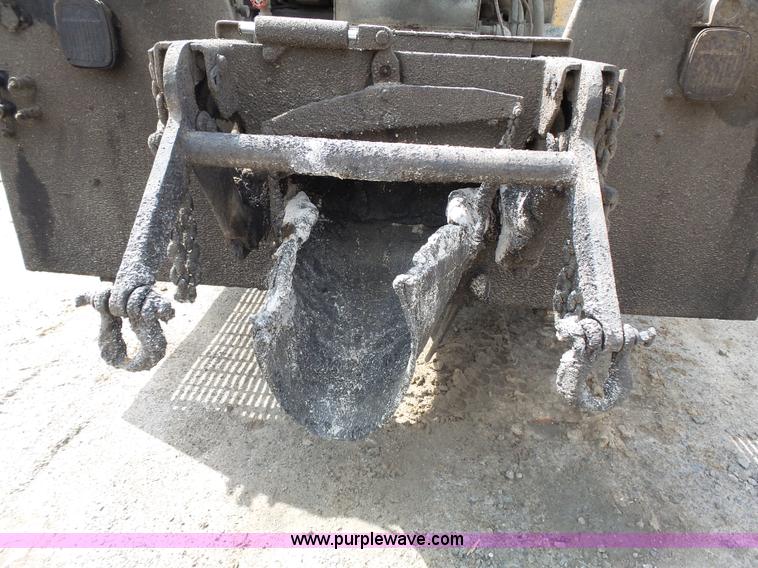 image for item J4139 1999 Volvo WG Akzo Nobel slurry truck