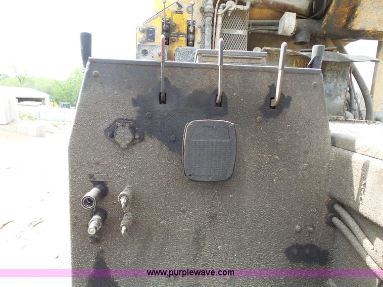 image for item J4139 1999 Volvo WG Akzo Nobel slurry truck