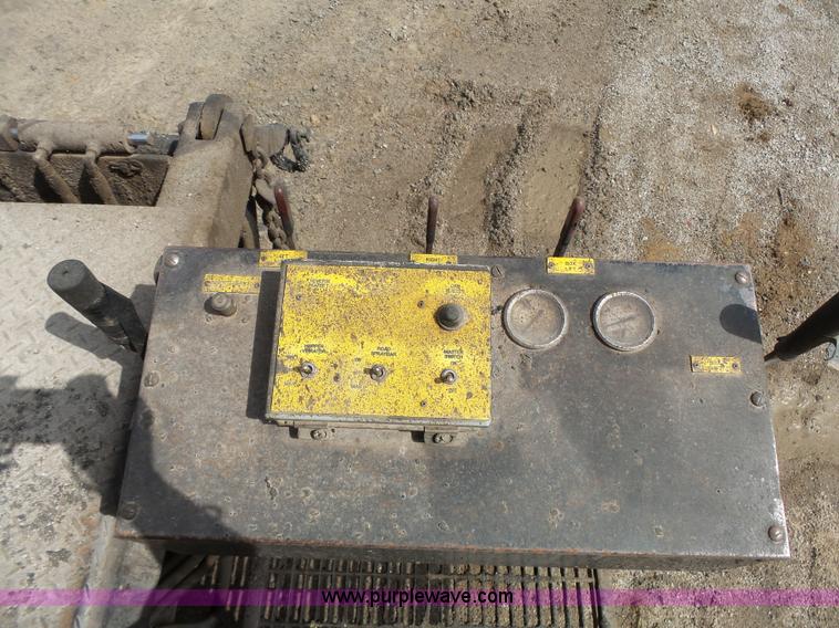 image for item J4139 1999 Volvo WG Akzo Nobel slurry truck