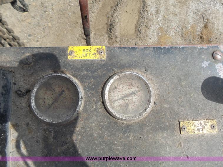 image for item J4139 1999 Volvo WG Akzo Nobel slurry truck