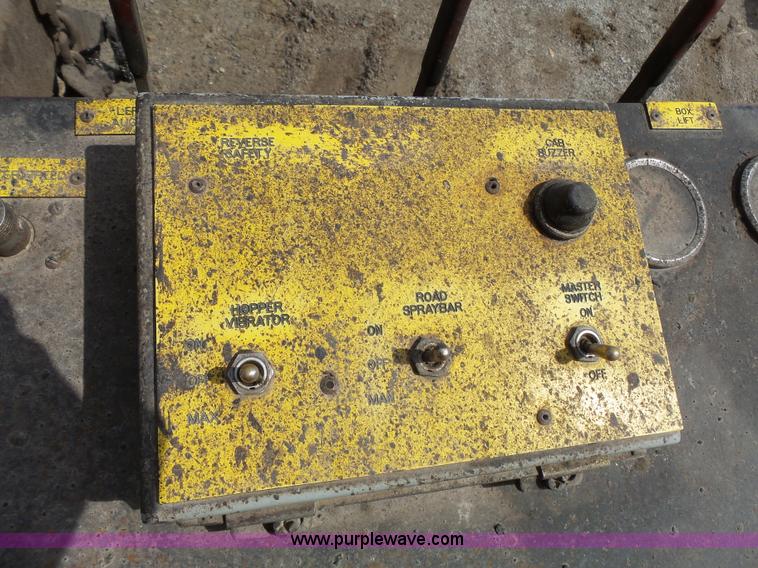 image for item J4139 1999 Volvo WG Akzo Nobel slurry truck