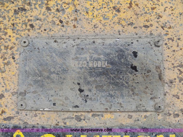 image for item J4139 1999 Volvo WG Akzo Nobel slurry truck