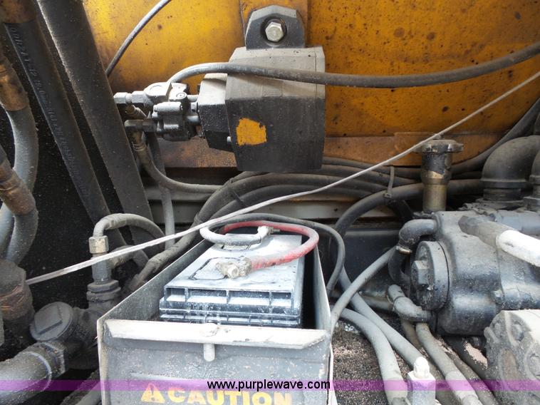 image for item J4139 1999 Volvo WG Akzo Nobel slurry truck