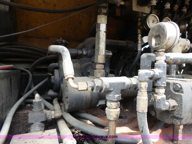 image for item J4139 1999 Volvo WG Akzo Nobel slurry truck