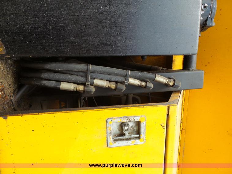 image for item J4139 1999 Volvo WG Akzo Nobel slurry truck