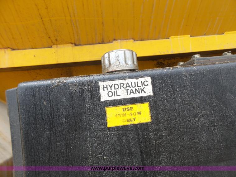 image for item J4139 1999 Volvo WG Akzo Nobel slurry truck