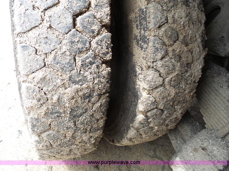 image for item J4139 1999 Volvo WG Akzo Nobel slurry truck