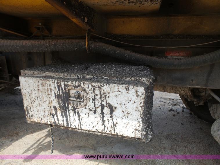 image for item J4139 1999 Volvo WG Akzo Nobel slurry truck